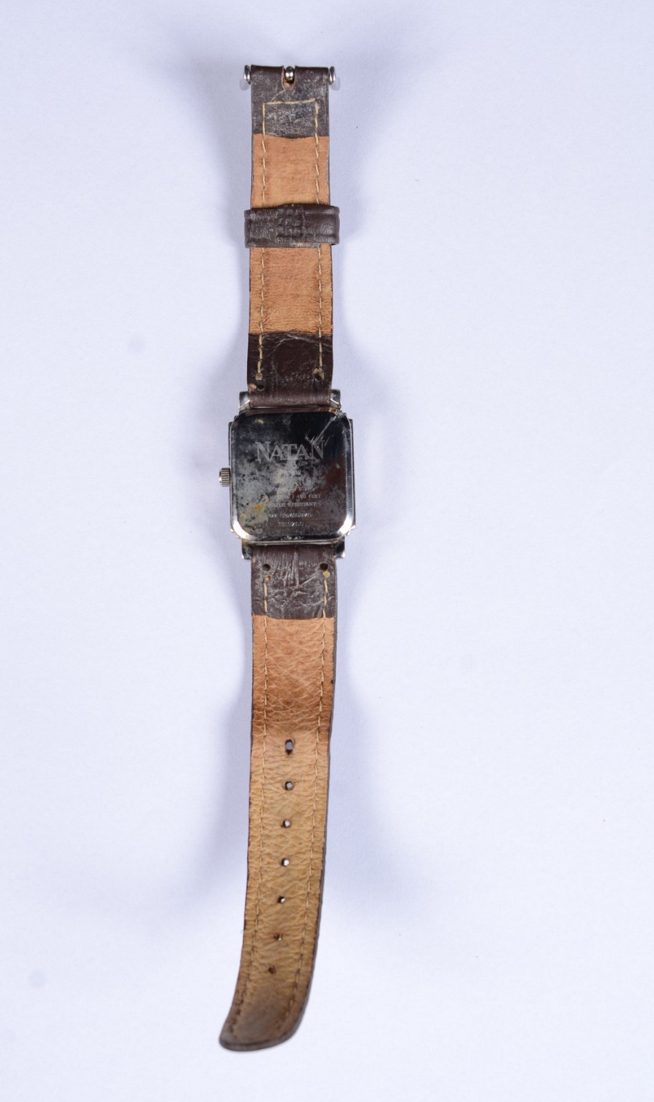 Relógio de pulso com pulseira de couro, á quartz. Máquina parada. - foto 6 de 10