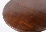 Mesa de madeira nobre estilo colonial brasileir... - Mesa de madeira nobre estilo colonial brasileiro. Apresenta pequenos desgastes e tampo com emenda.