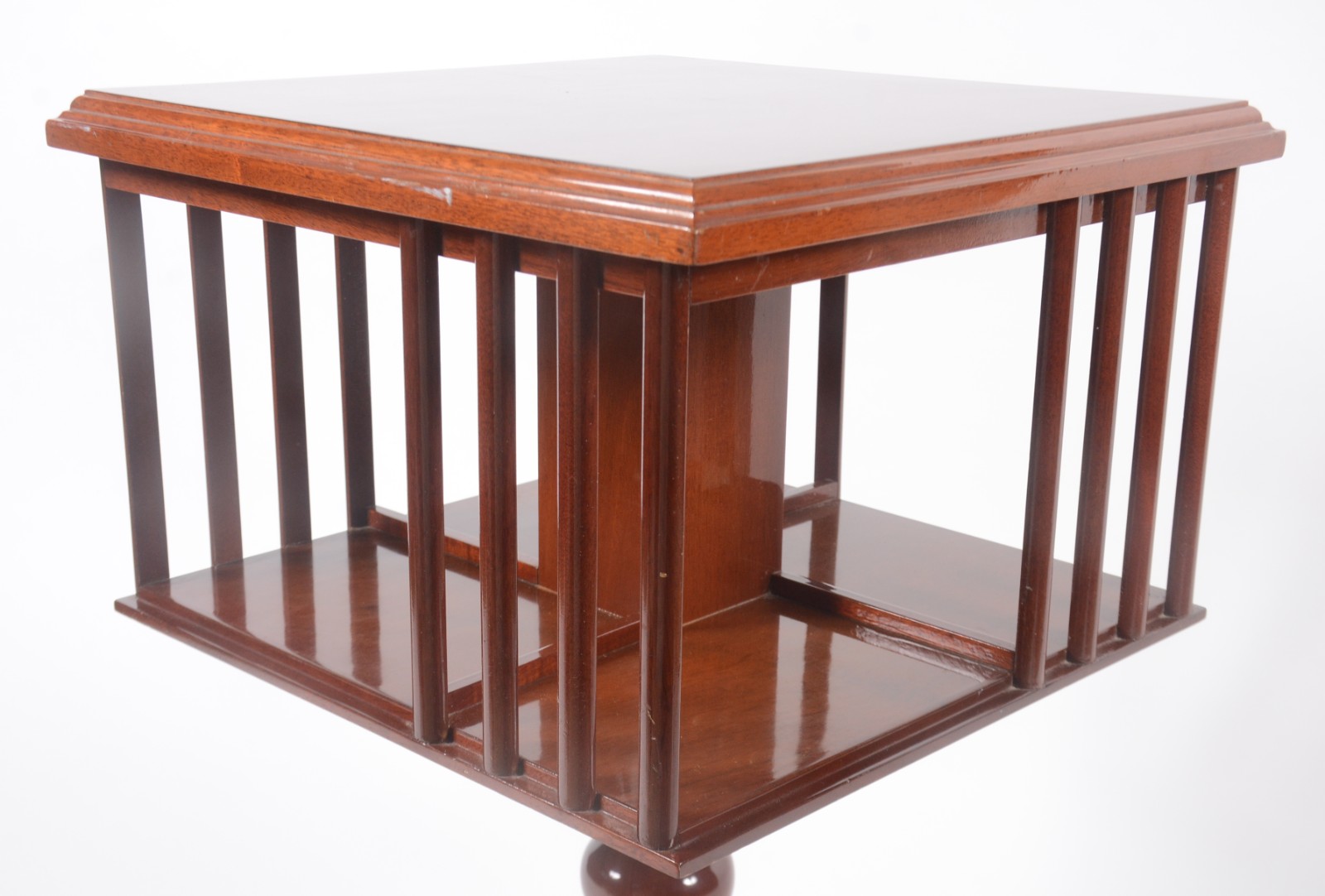 Book Table - Mesa auxiliar de madeira nobre, corpo com quatro... - foto 2 de 5