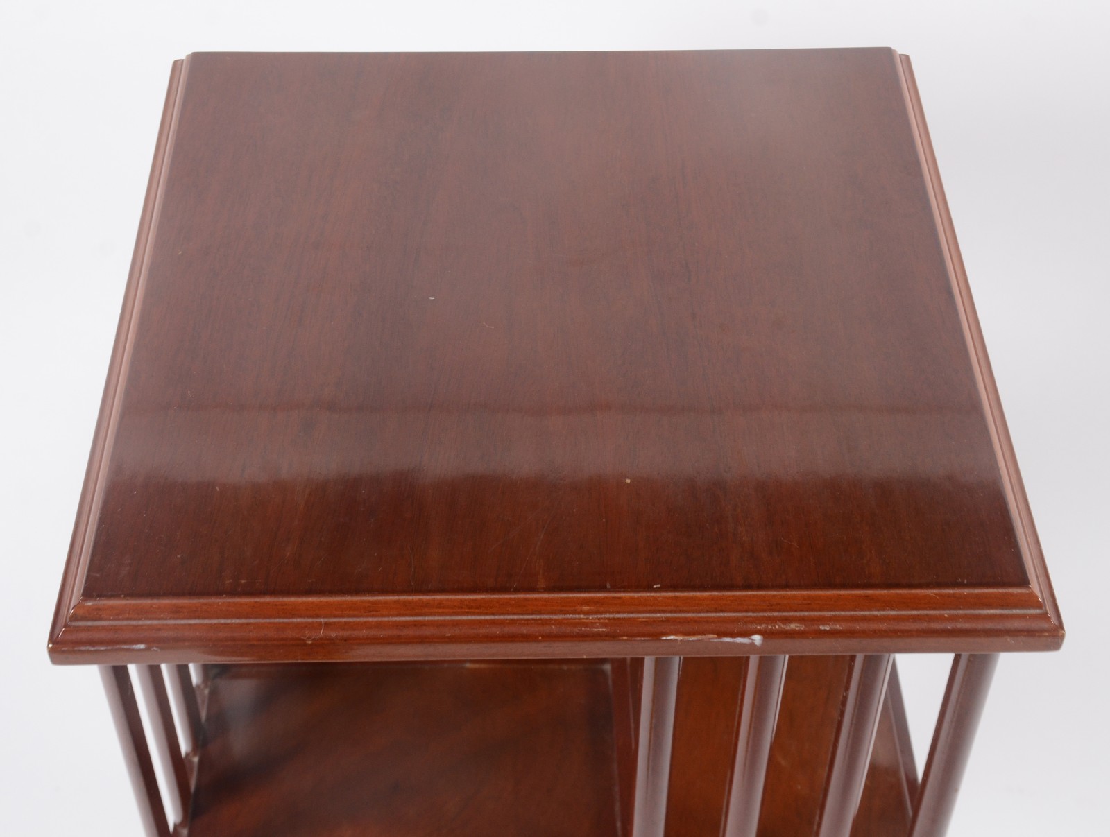 Book Table - Mesa auxiliar de madeira nobre, corpo com quatro... - foto 5 de 5
