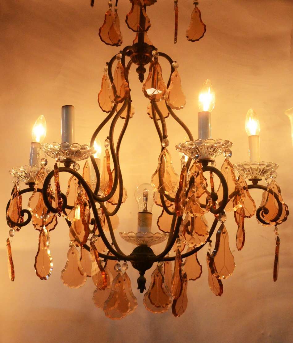 Lustre de metal para 6 luzes com placas de cris... - Galeria Alphaville