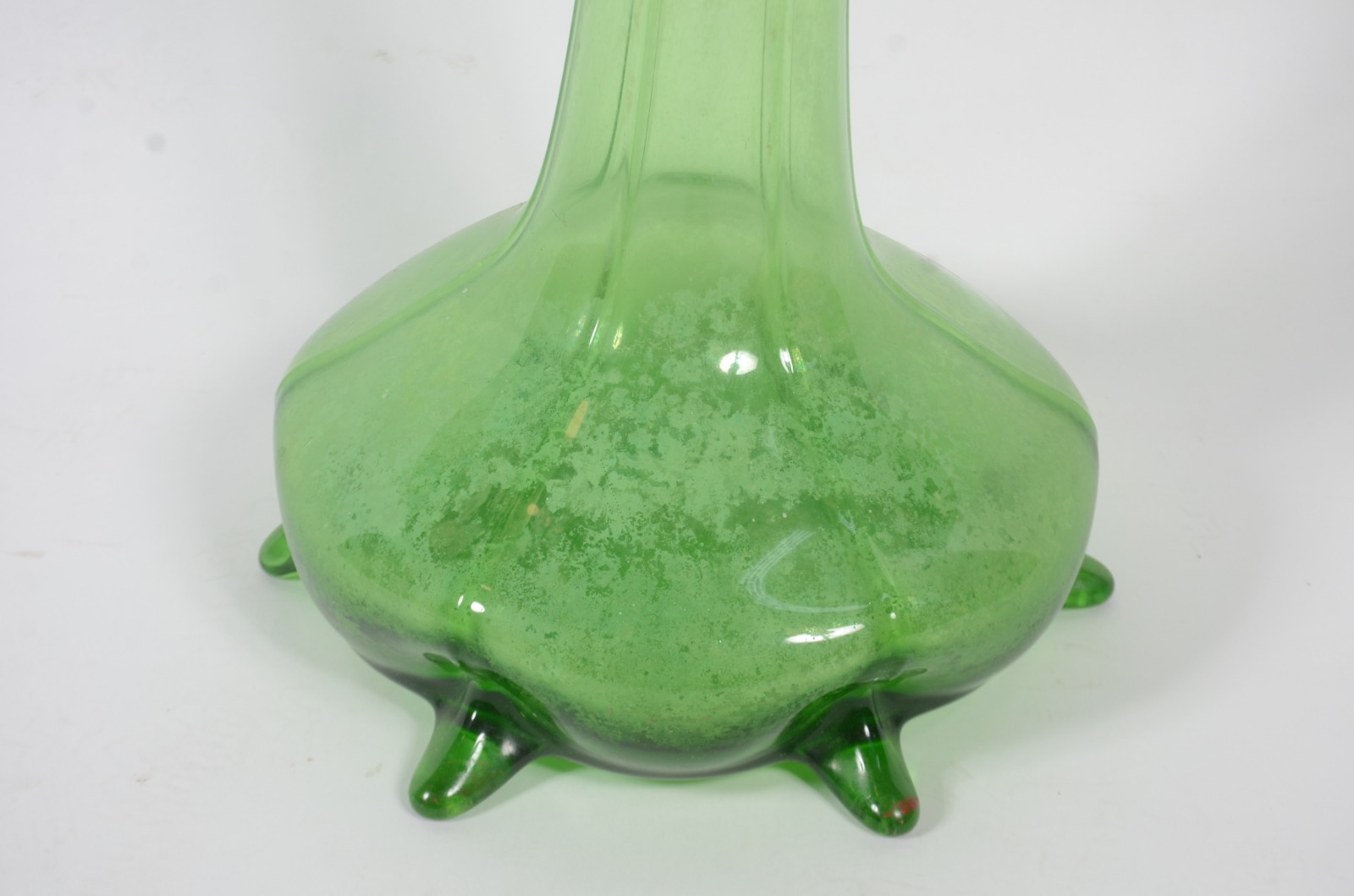 Grande solifleur de vidro decorativo na cor verde (com mofo e pequeno... - foto 4 de 7