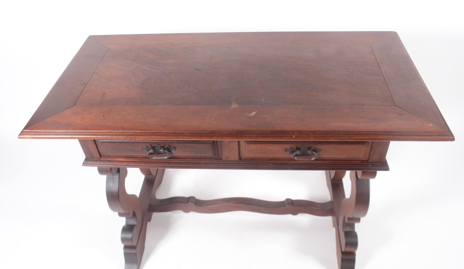 Mesa de madeira nobre, estilo colonial brasileiro, duas gavetas com... - foto 5 de 9