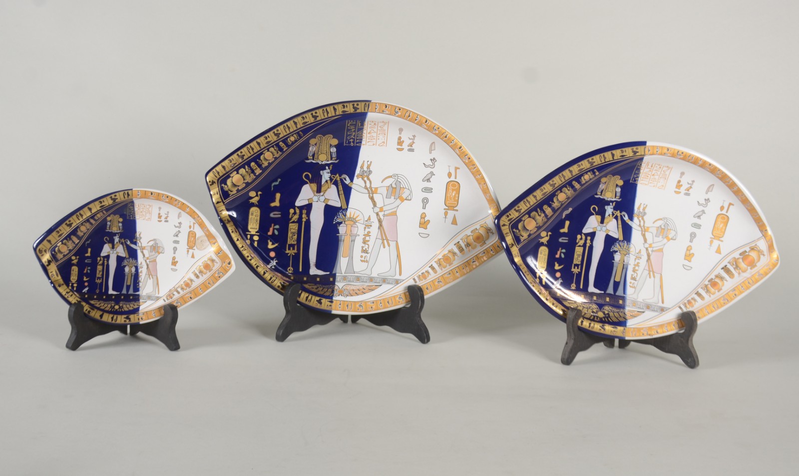 Diversas peças de porcelana composto de: 3 travessas de porcelana... - foto 2 de 11