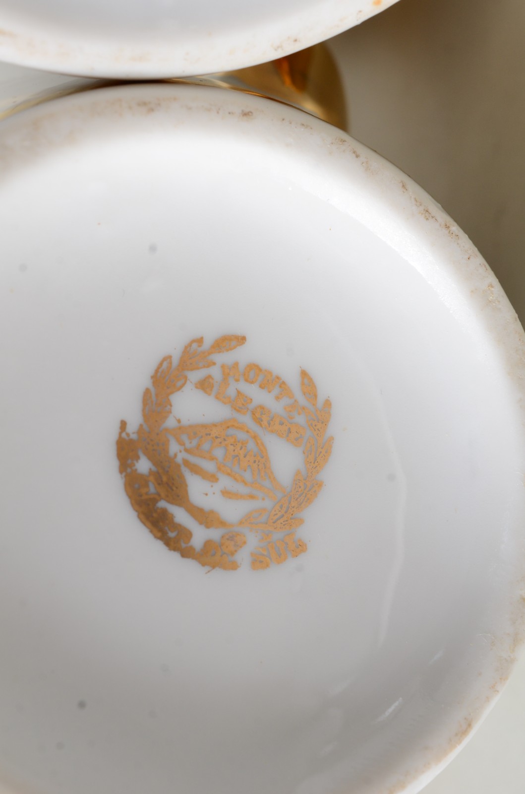Diversas peças de porcelana composto de: 3 travessas de porcelana... - foto 11 de 11