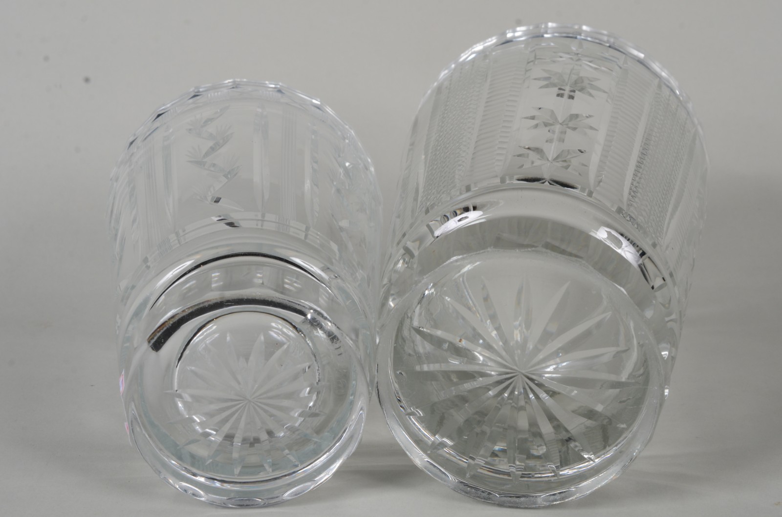 Dois vasos de Cristal lapidados. ( pequeno lascados na borda) - foto 7 de 7
