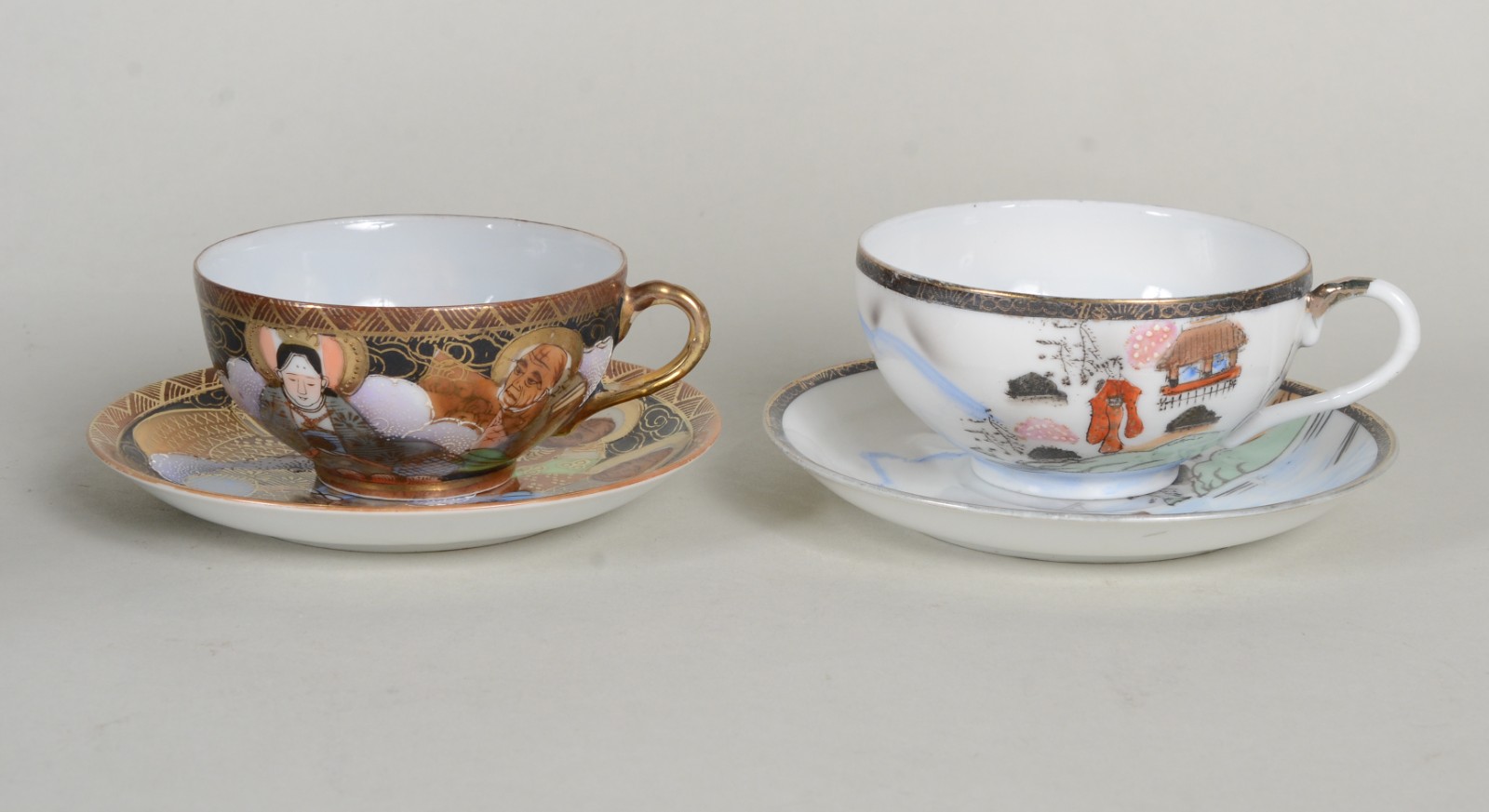 Dois conjuntos de porcelana oriental, sendo um decorado com figuras... - foto 4 de 11