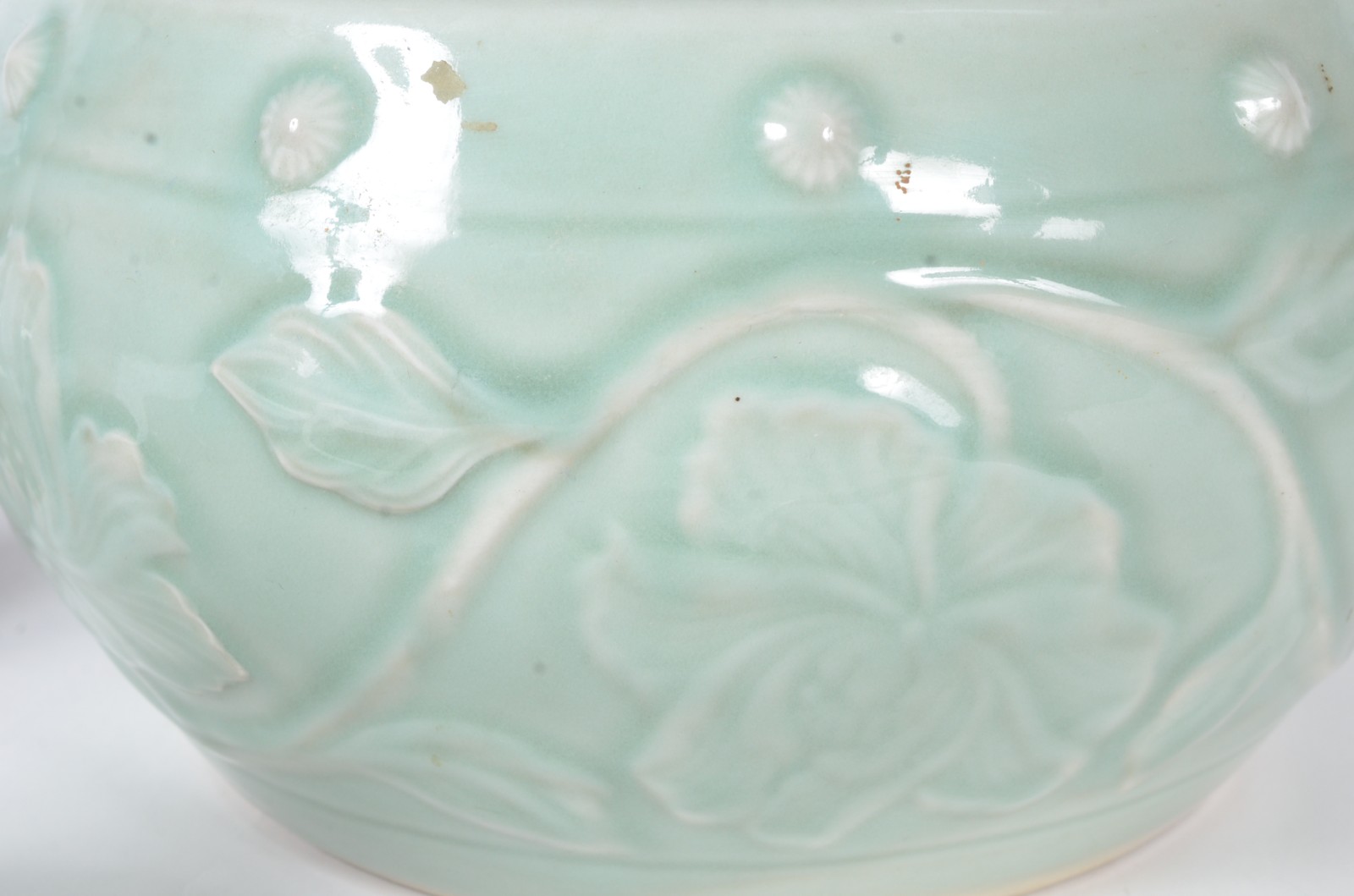 Sete peças de porcelana verde Celadon, sendo: potiche, solifleur... - foto 2 de 9
