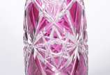 Garrafa de cristal europeu doublé rosa lapidado. - Garrafa de cristal europeu doublé rosa lapidado.