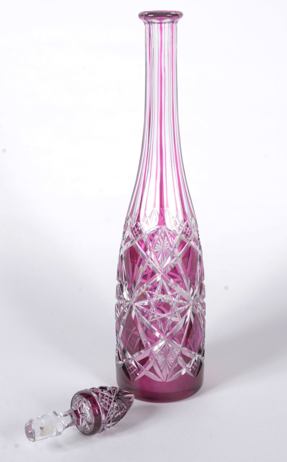 Garrafa de cristal europeu doublé rosa lapidado. - foto 4 de 8