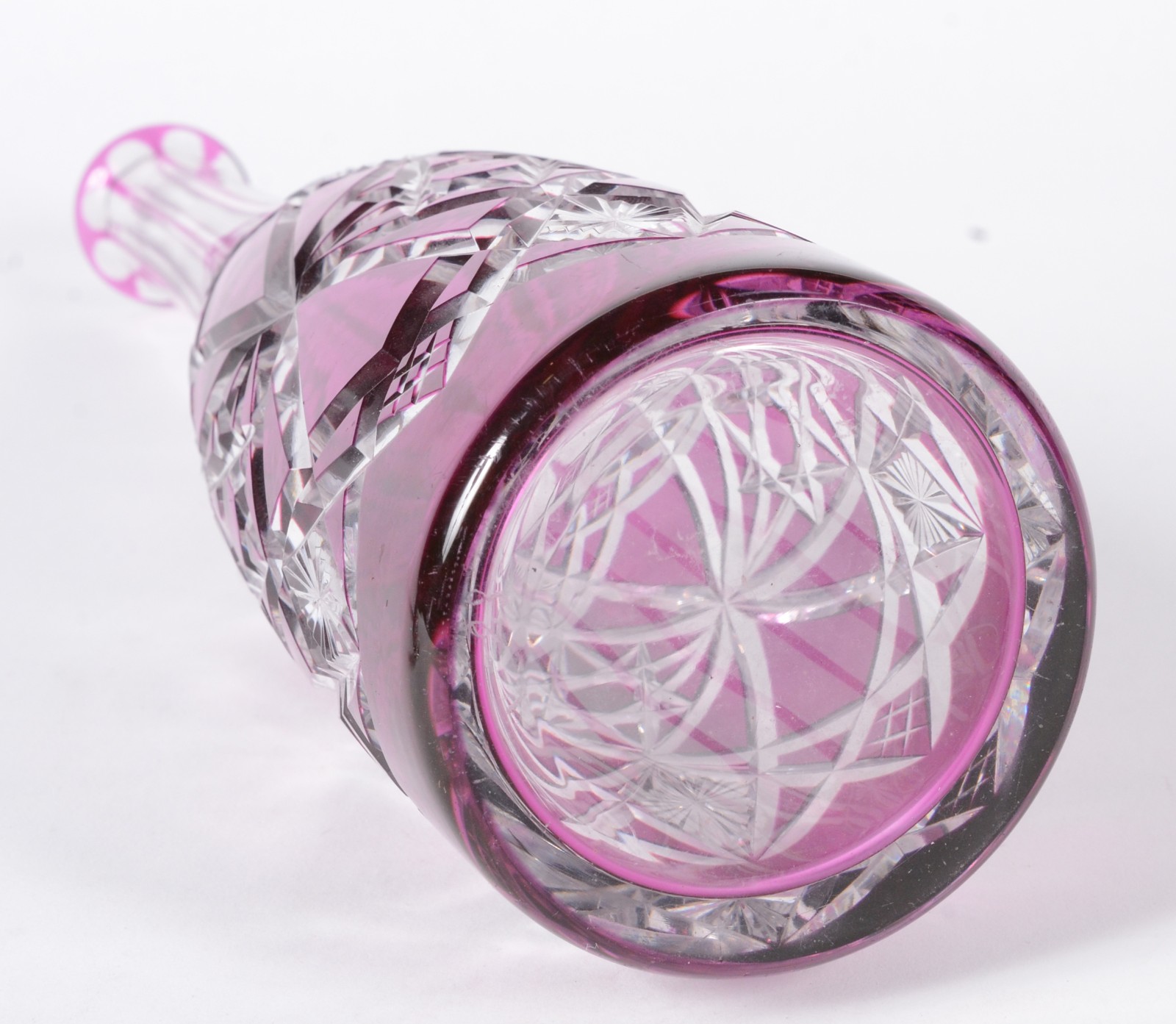 Garrafa de cristal europeu doublé rosa lapidado. - foto 6 de 8