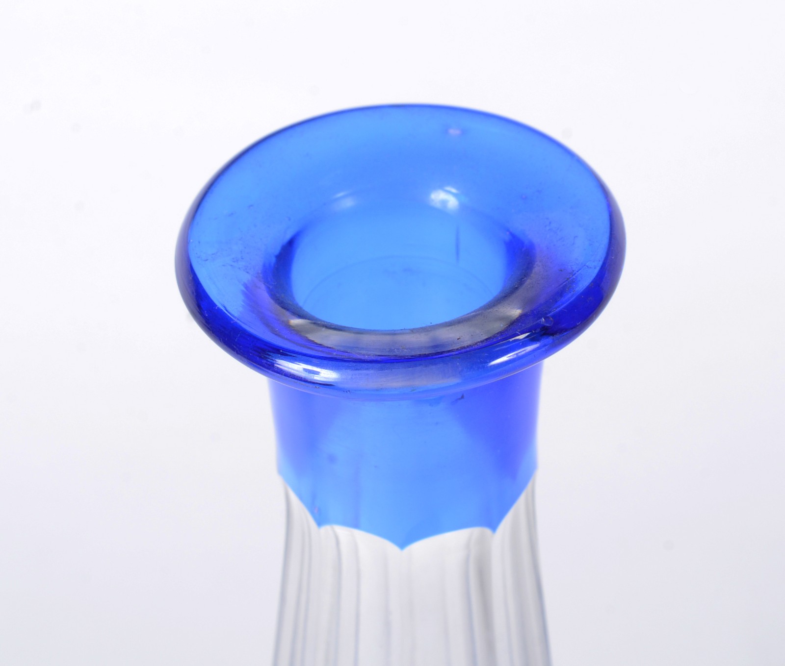Garrafa de cristal doublé azul lapidada. - foto 4 de 8