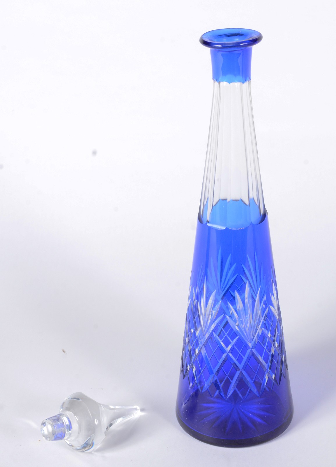 Garrafa de cristal doublé azul lapidada. - foto 5 de 8