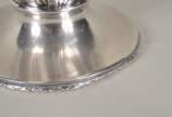 Jarra com bacia de prata portuguesa, contraste ... - Jarra com bacia de prata portuguesa, contraste Javali, decorados com gomos nas bases e medalhões com guirlandas em relevo. Com amassados. Peso d...