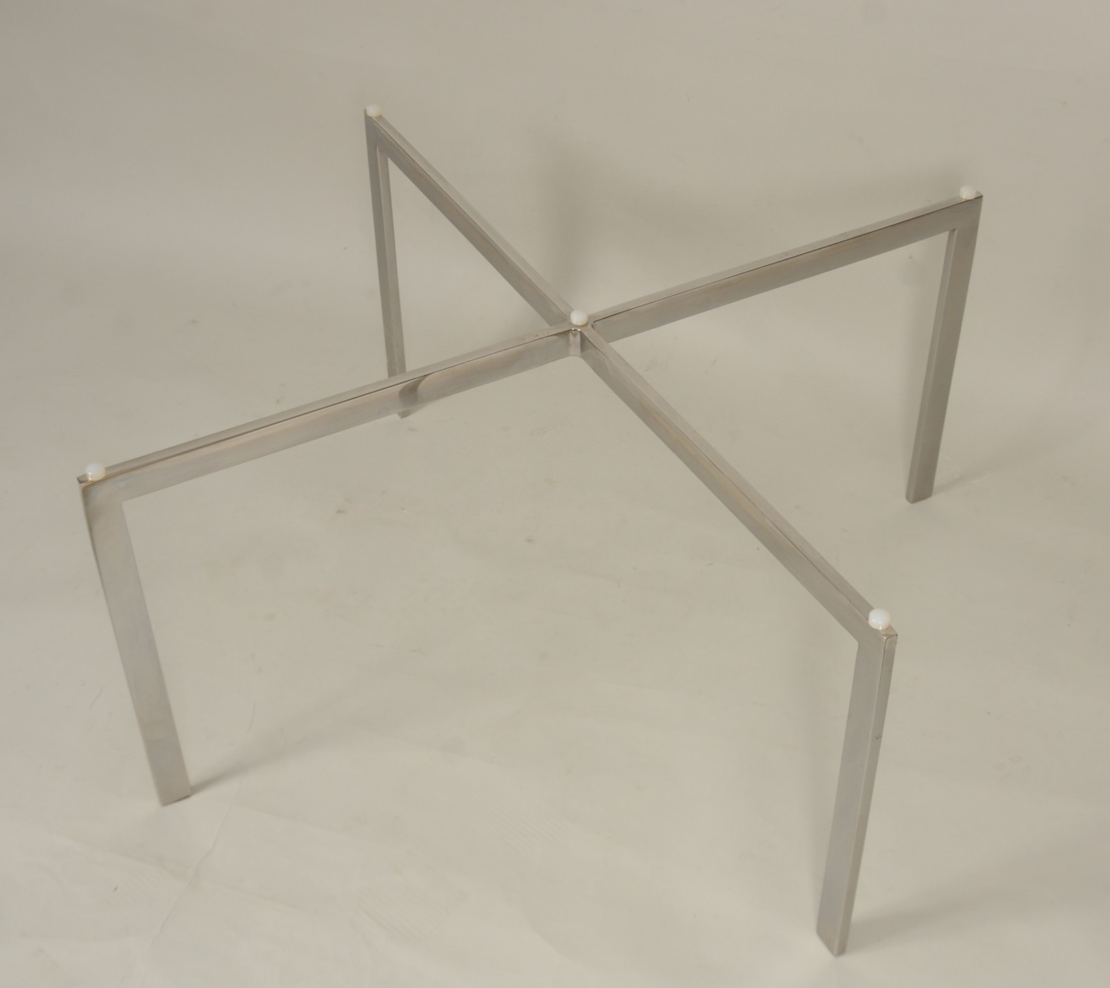 Mesa de Centro "Barcelona", da loja Forma, base de inox e tampo de... - foto 5 de 6