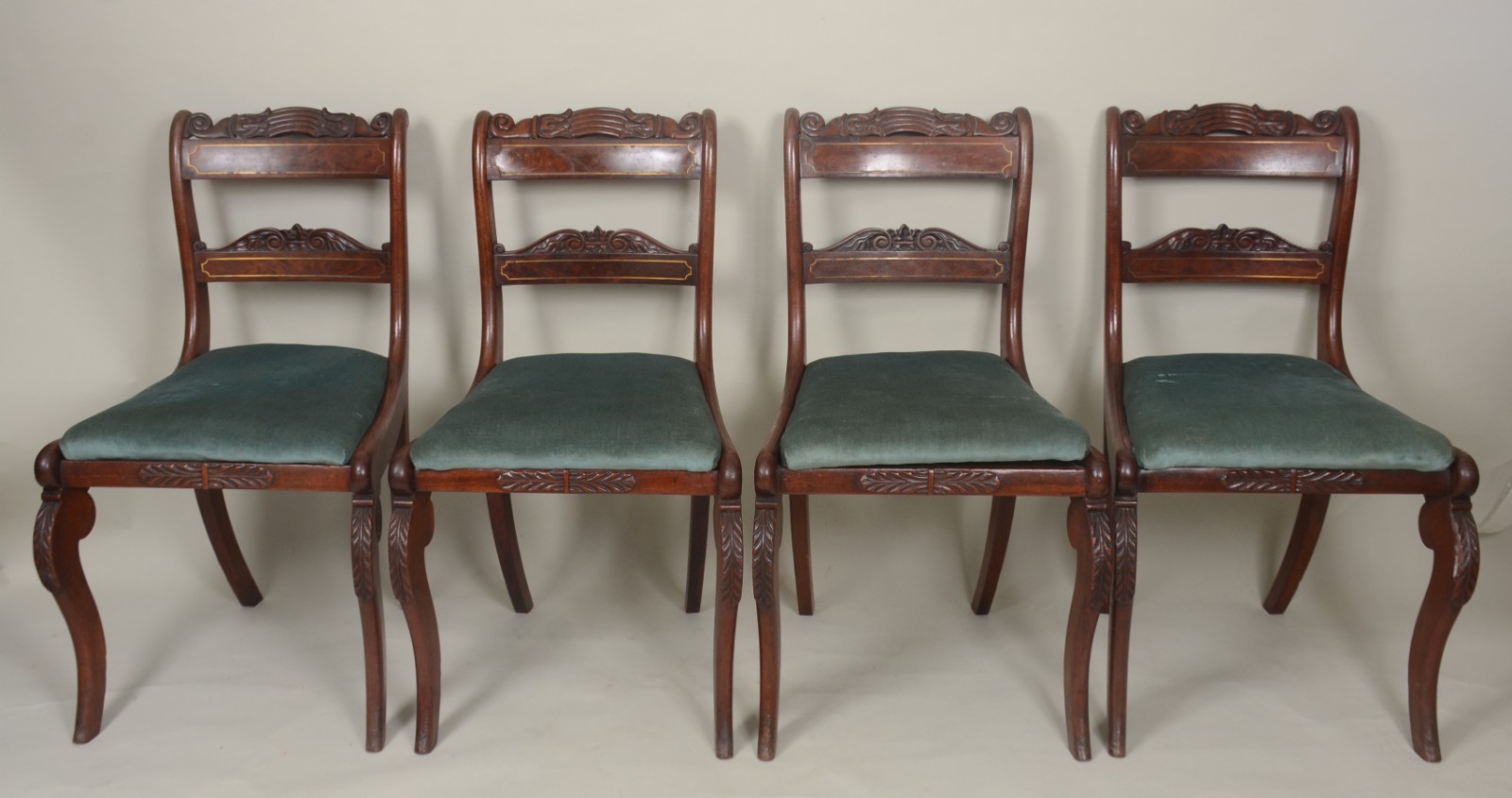 Conjunto de 4 elegantes cadeiras de mogno e filetado em latão... - foto 3 de 9