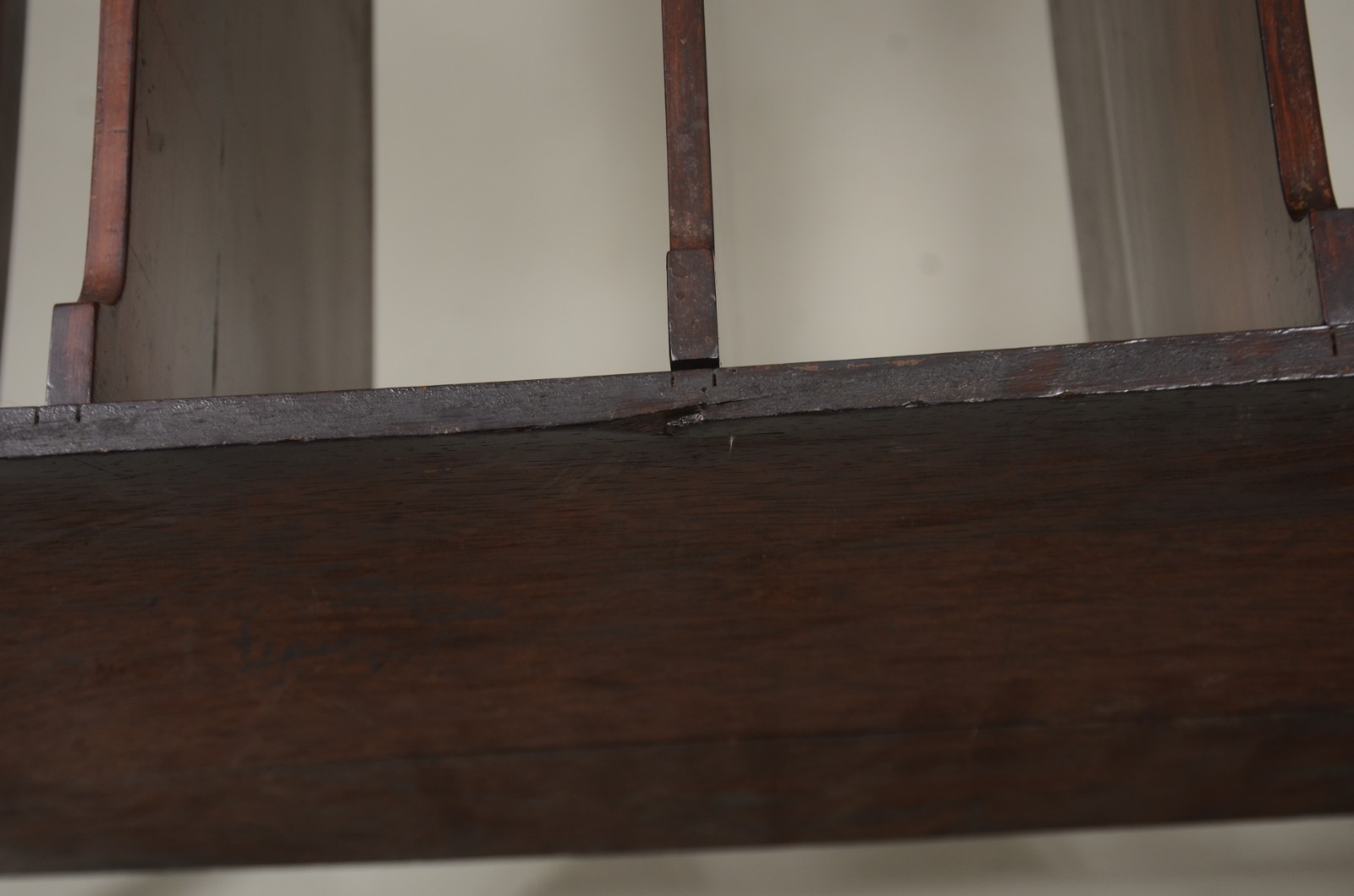 Móvel "porta bibelot" frances de madeira nobre, período de transição... - foto 7 de 9