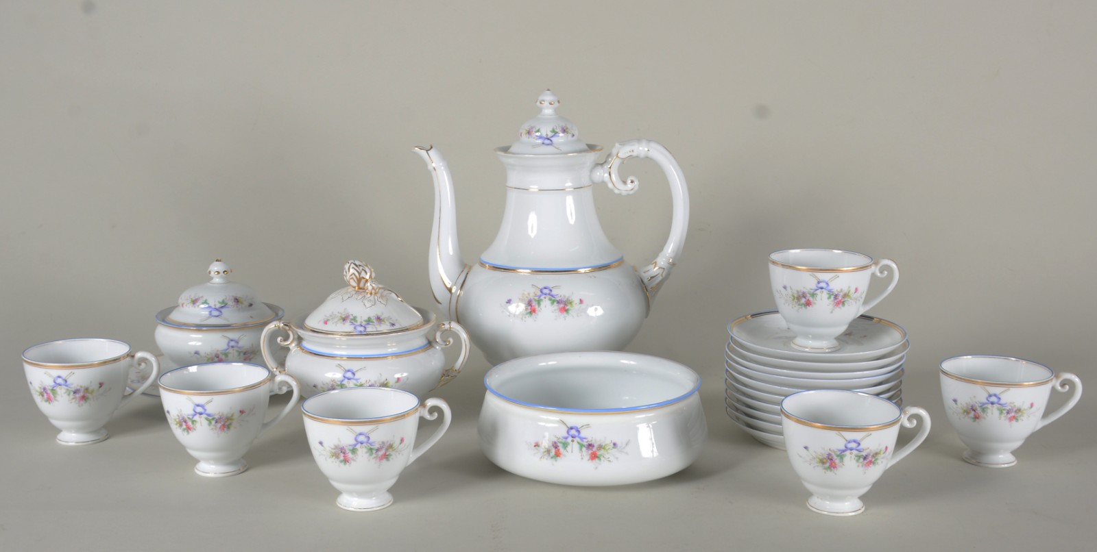 Serviço para chá de porcelana francesa Velho Paris, na cor branca com... - foto 1 de 9