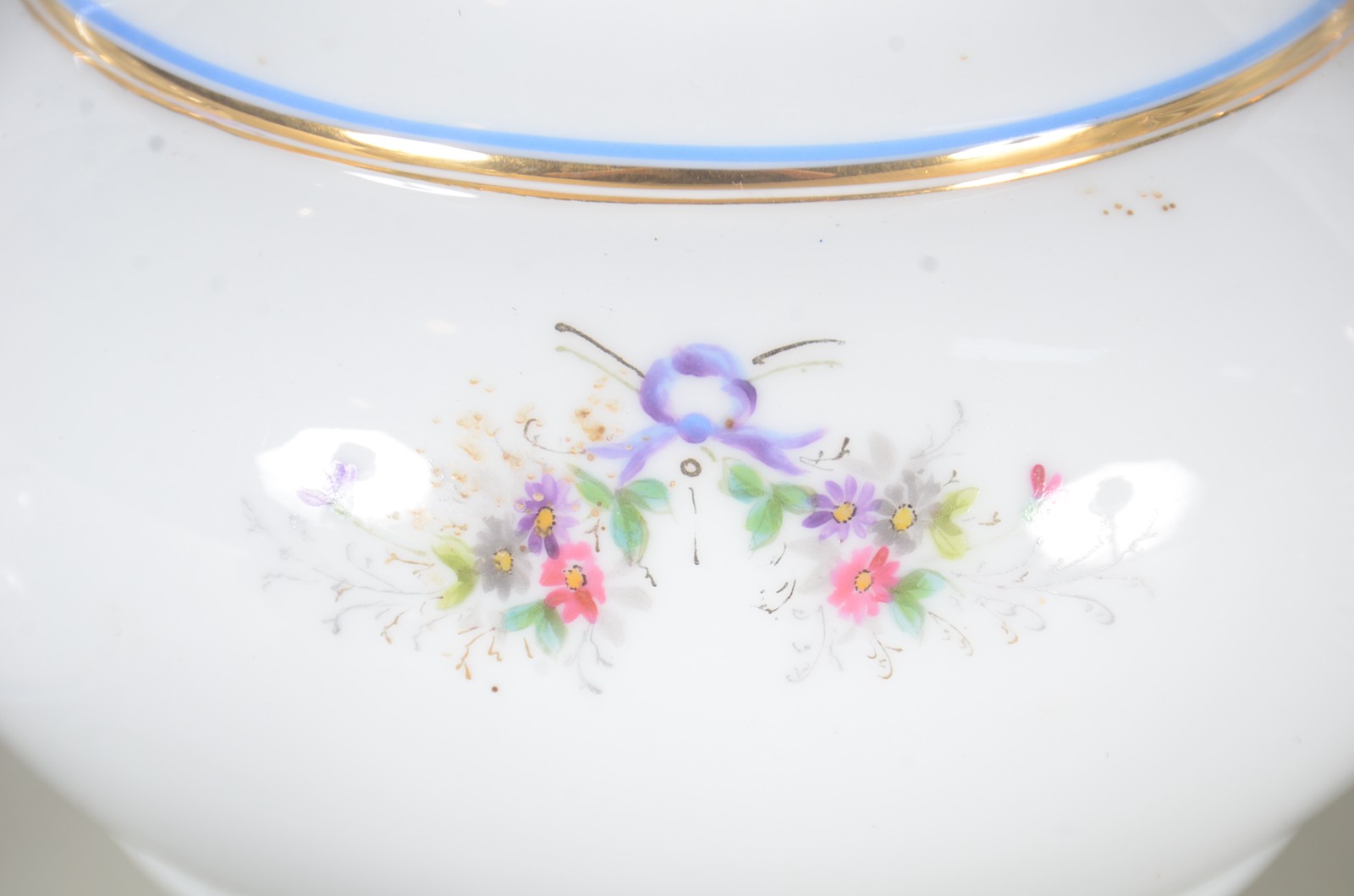 Serviço para chá de porcelana francesa Velho Paris, na cor branca com... - foto 3 de 9