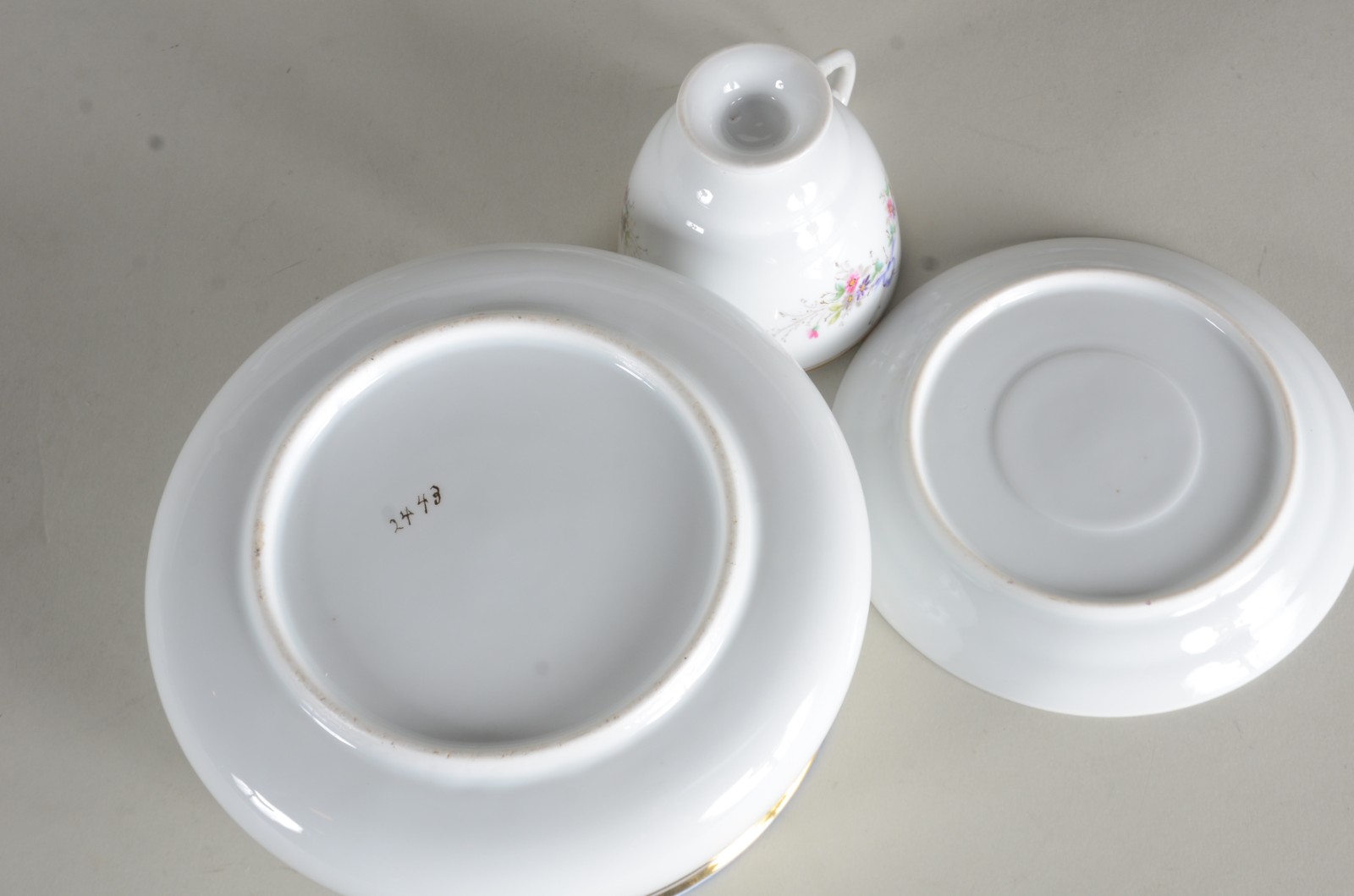 Serviço para chá de porcelana francesa Velho Paris, na cor branca com... - foto 9 de 9