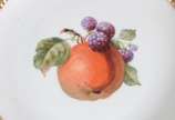 Krautheim selb Bavaria,  - Conjunto com doze pratos para sobremesa de porcelana alemã da Bavaria, "Krauthein", decorados com frutas em policromia, bordas recortadas e com realce