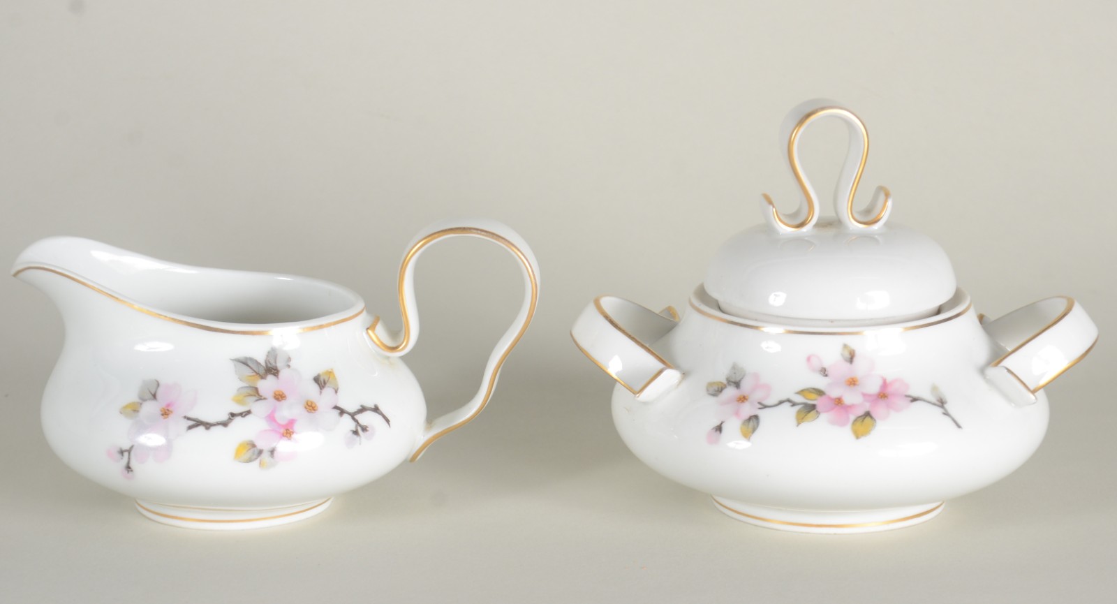 Serviço de chá de porcelana Saler branca com flores em tons de rosa... - foto 4 de 9