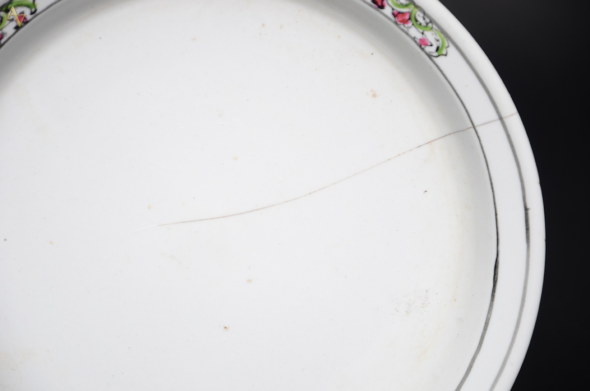 Cachepot de porcelana oriental policromada, acompanha presentoir (com... - foto 3 de 3