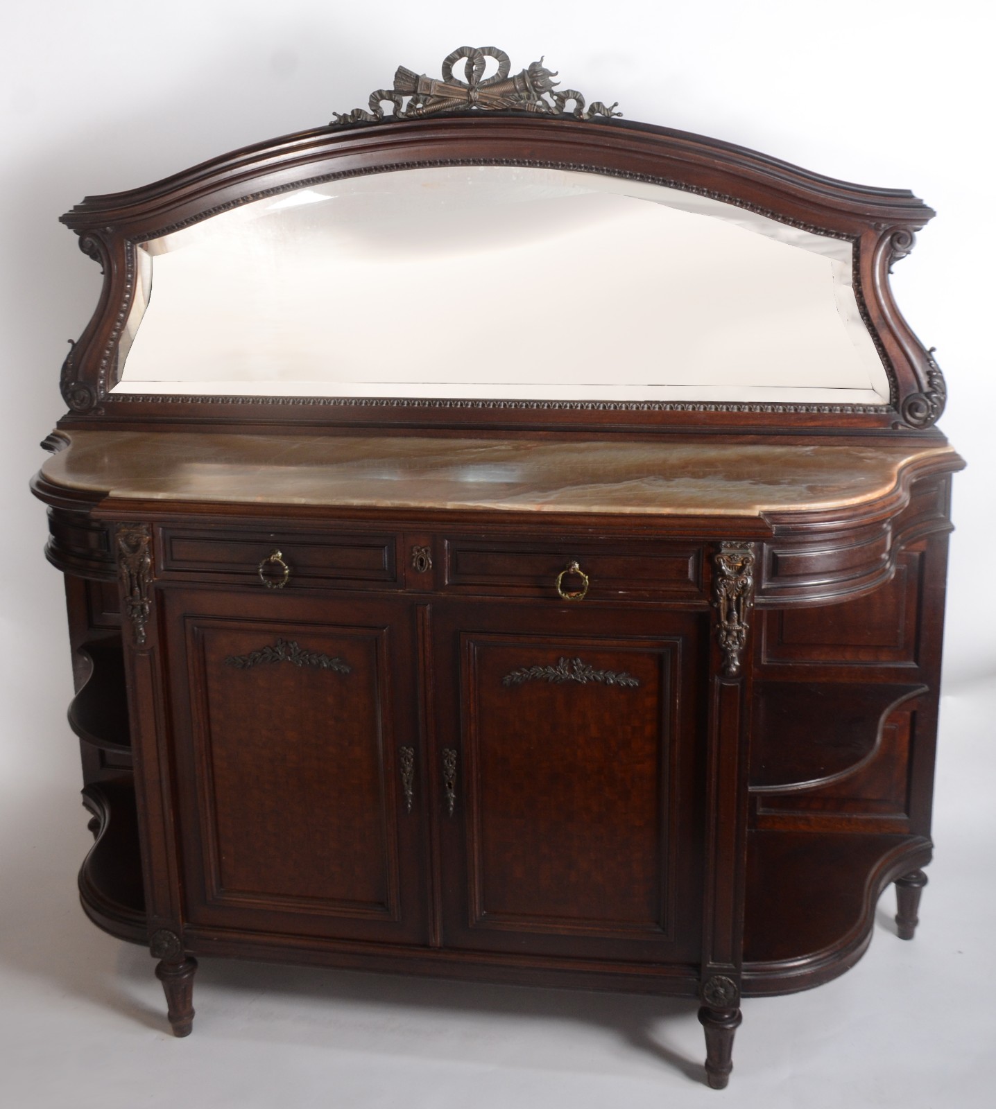 Conjunto para sala de jantar, composto de mesa de madeira nobre... - foto 2 de 11