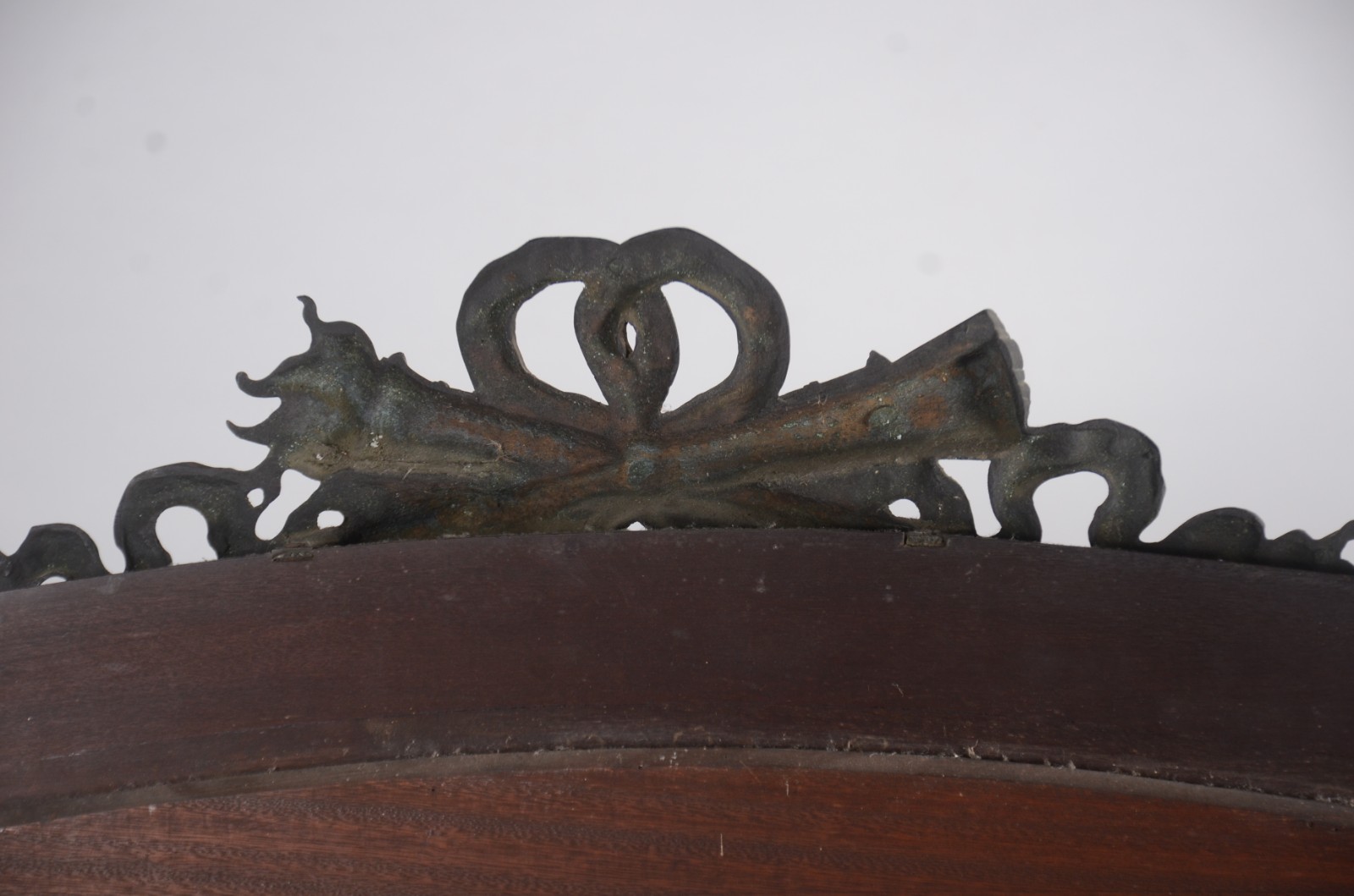 Conjunto para sala de jantar, composto de mesa de madeira nobre... - foto 10 de 11