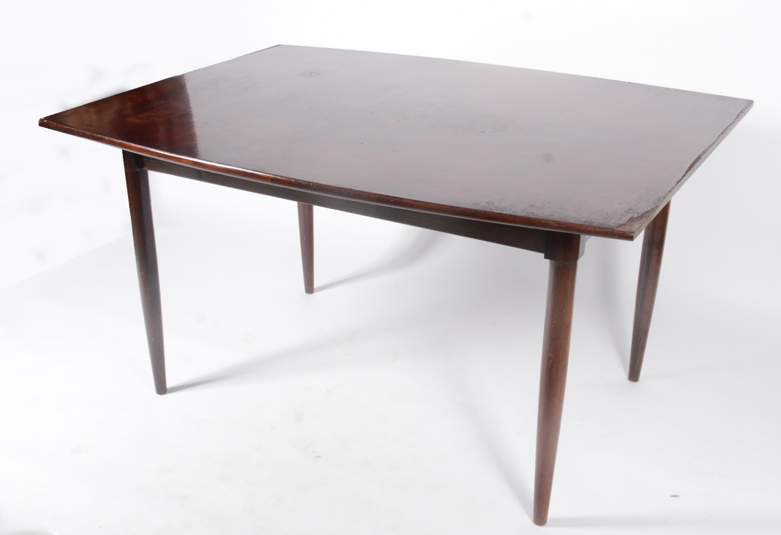 Mesa de jantar de madeira nobre, tábuas extensoras nas cabeceiras (93... - foto 4 de 11