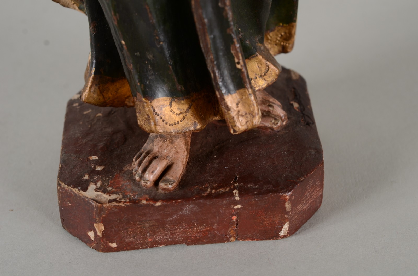 São João Evangelista - Antiga Imagem de calvário de madeira... - foto 9 de 10