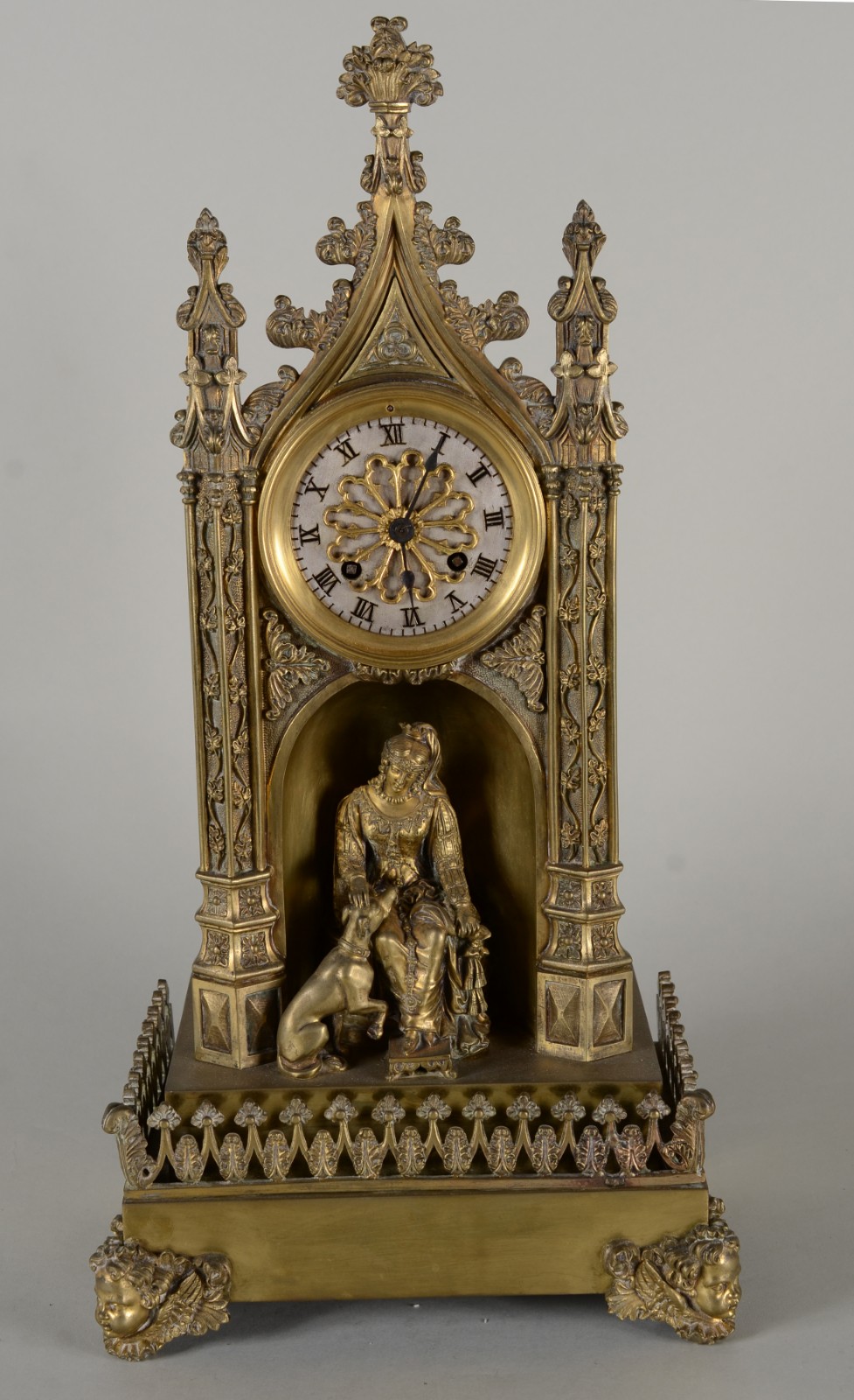 Elegante relógio de mesa de metal dourado, feitio neo gótico... - foto 1 de 10