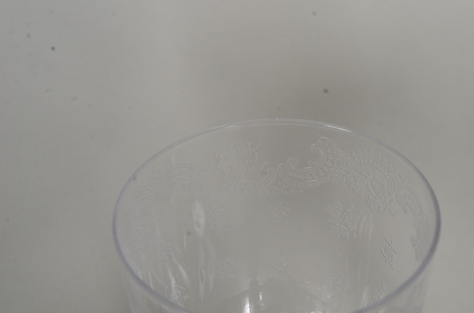 Diversas taças de cristal, sendo: 8 para vinho branco; 3 para vinho... - foto 7 de 10