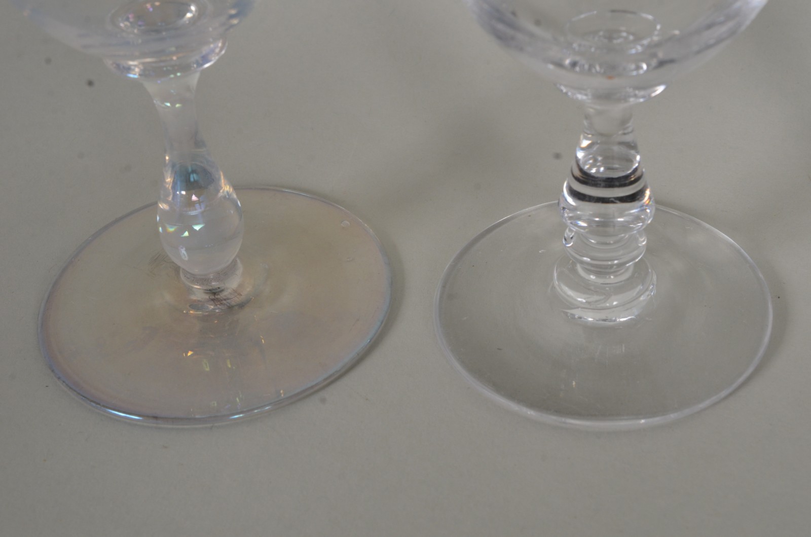 Diversas taças de cristal, sendo: 8 para vinho branco; 3 para vinho... - foto 9 de 10