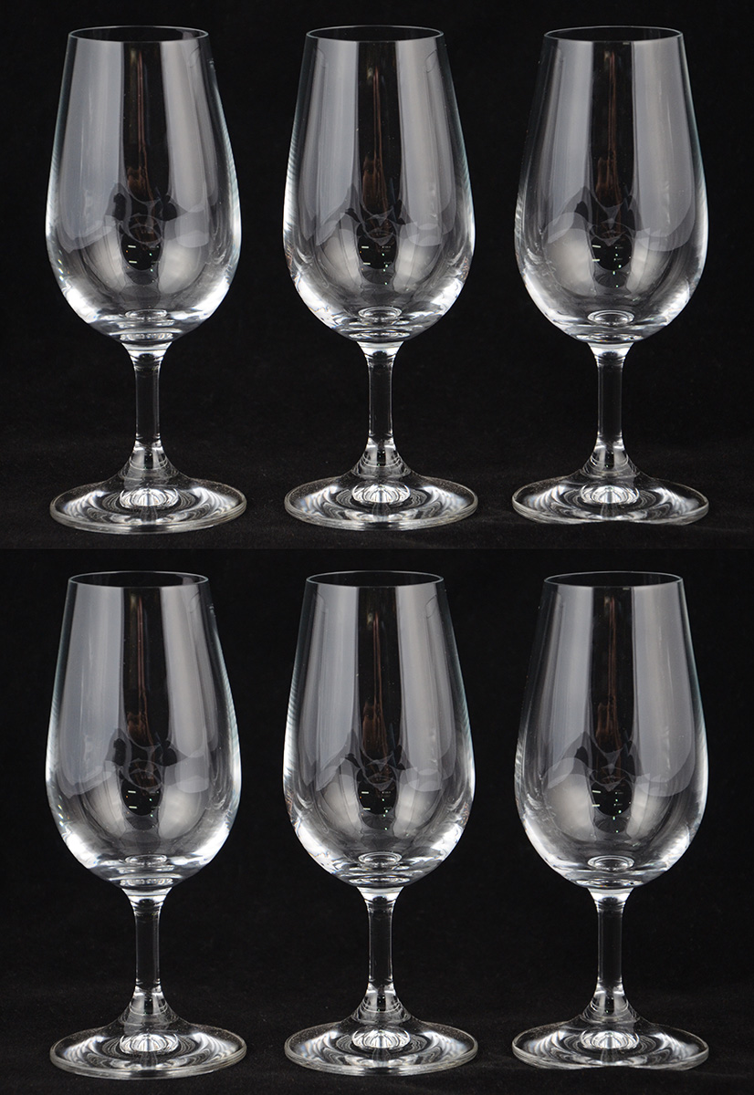 Seis cálices de vinho degustativo de cristal da Bohemia.