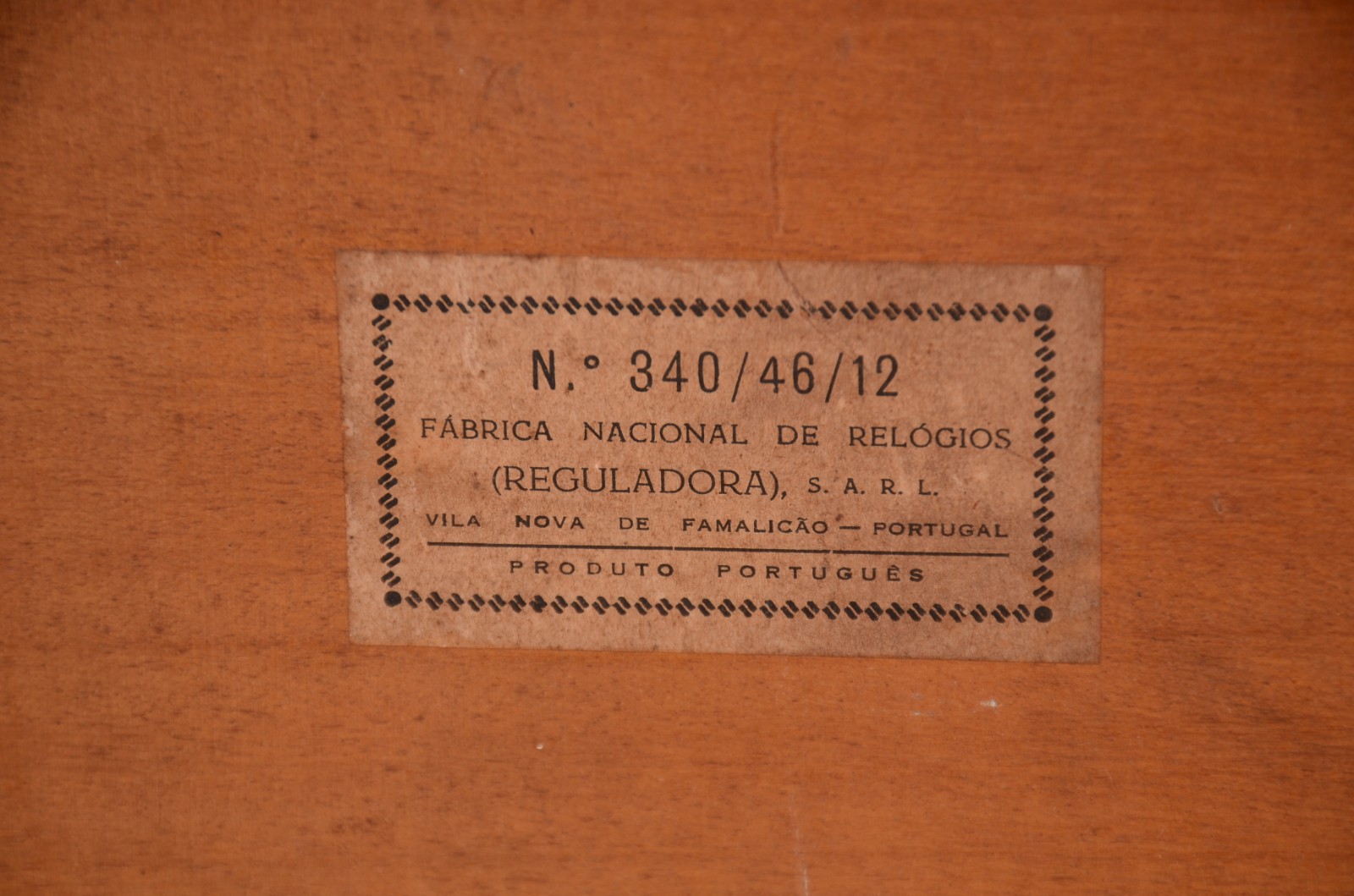 Relógio portugues de parede marca "Reguladora". Faltando pequeno... - foto 10 de 10