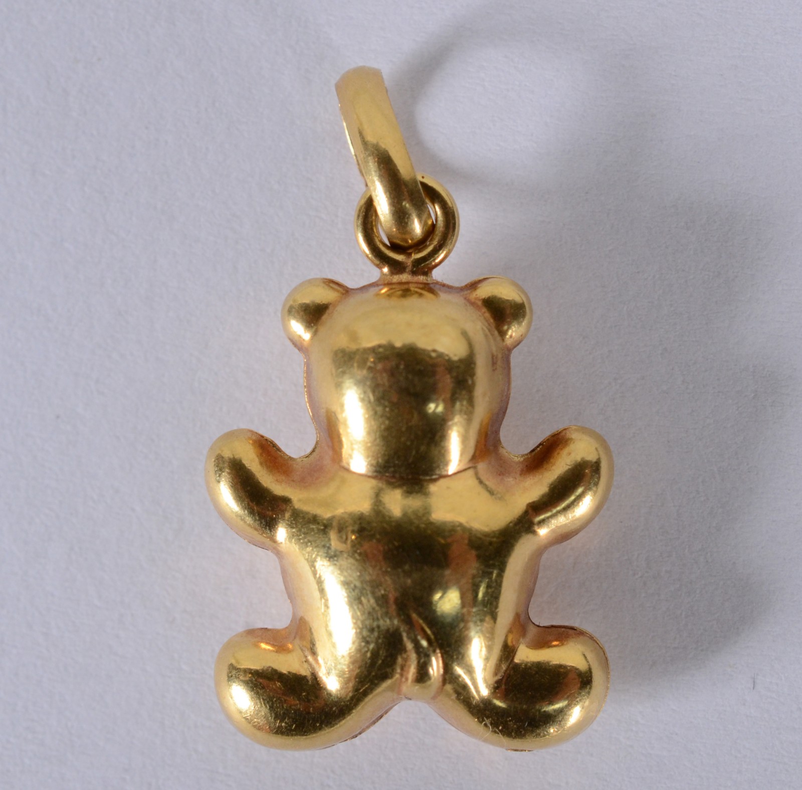 Pendente feitio urso de ouro 18 k. (Por motivos de segurança a peça... - foto 3 de 3