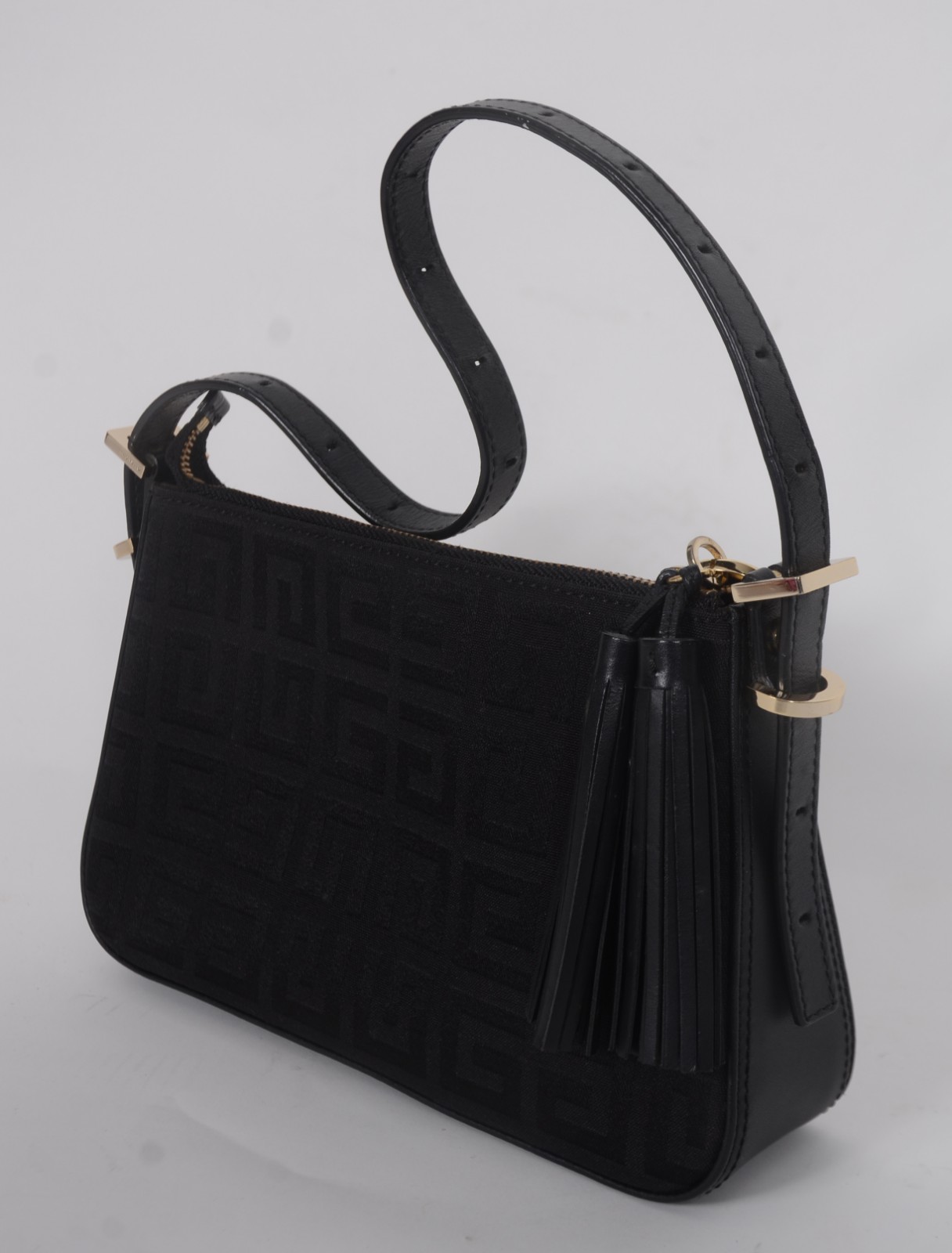Bolsa feminina da grife francesa Givenchy. Nº YO1014. - foto 2 de 7