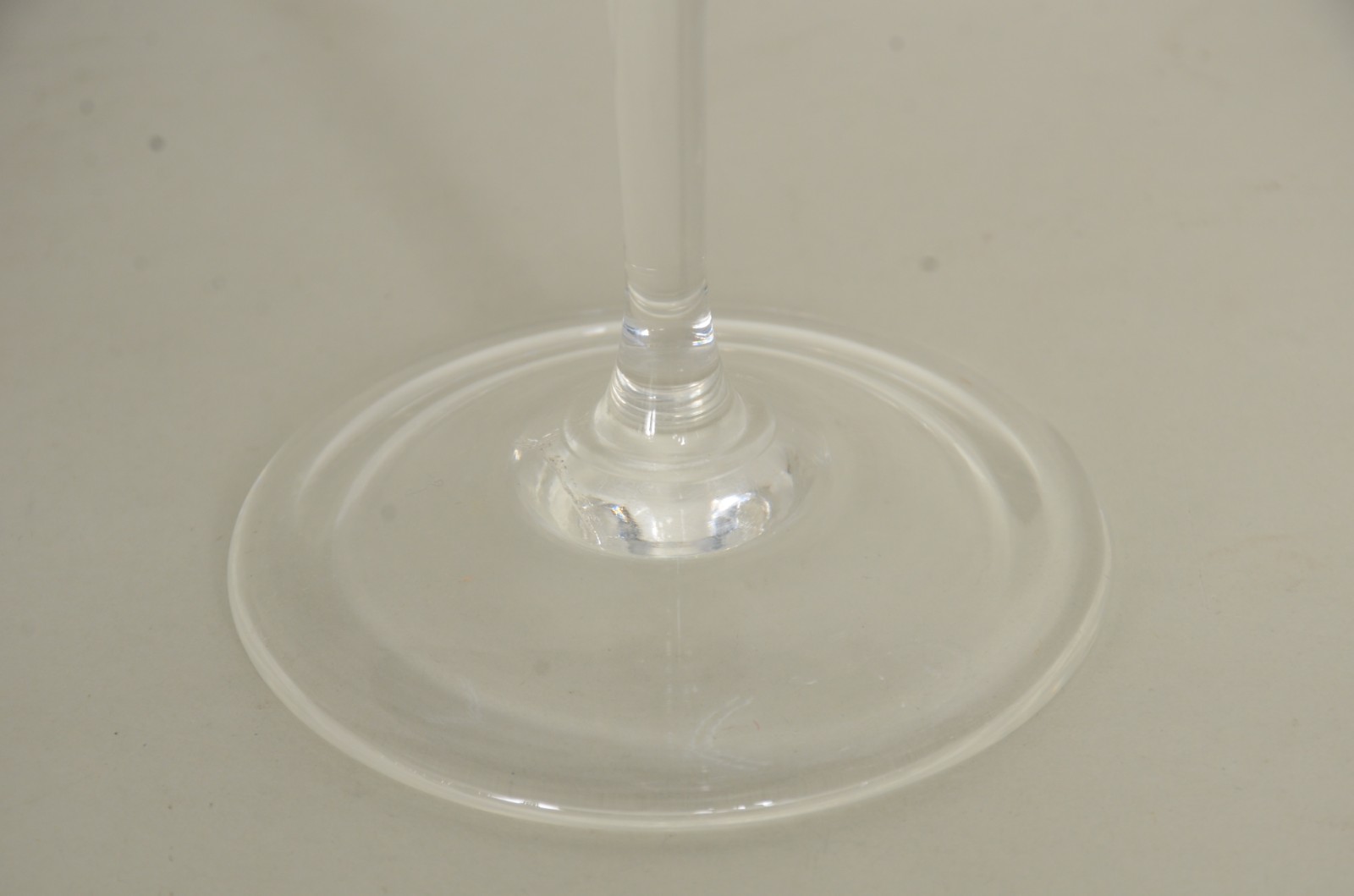 Serviço de cristal, composto de: 12 taças para água, 6 para vinho... - foto 5 de 7