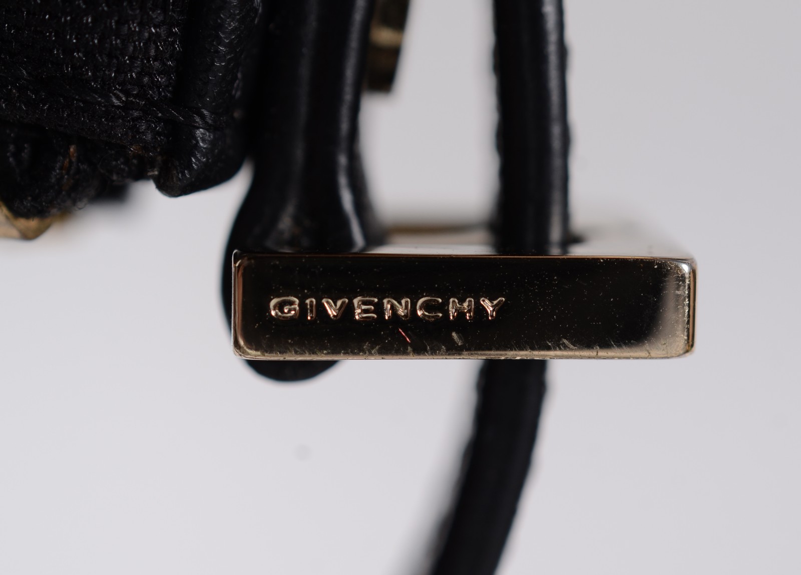 Bolsa feminina da grife francesa Givenchy. Nº YO1014. - foto 6 de 7