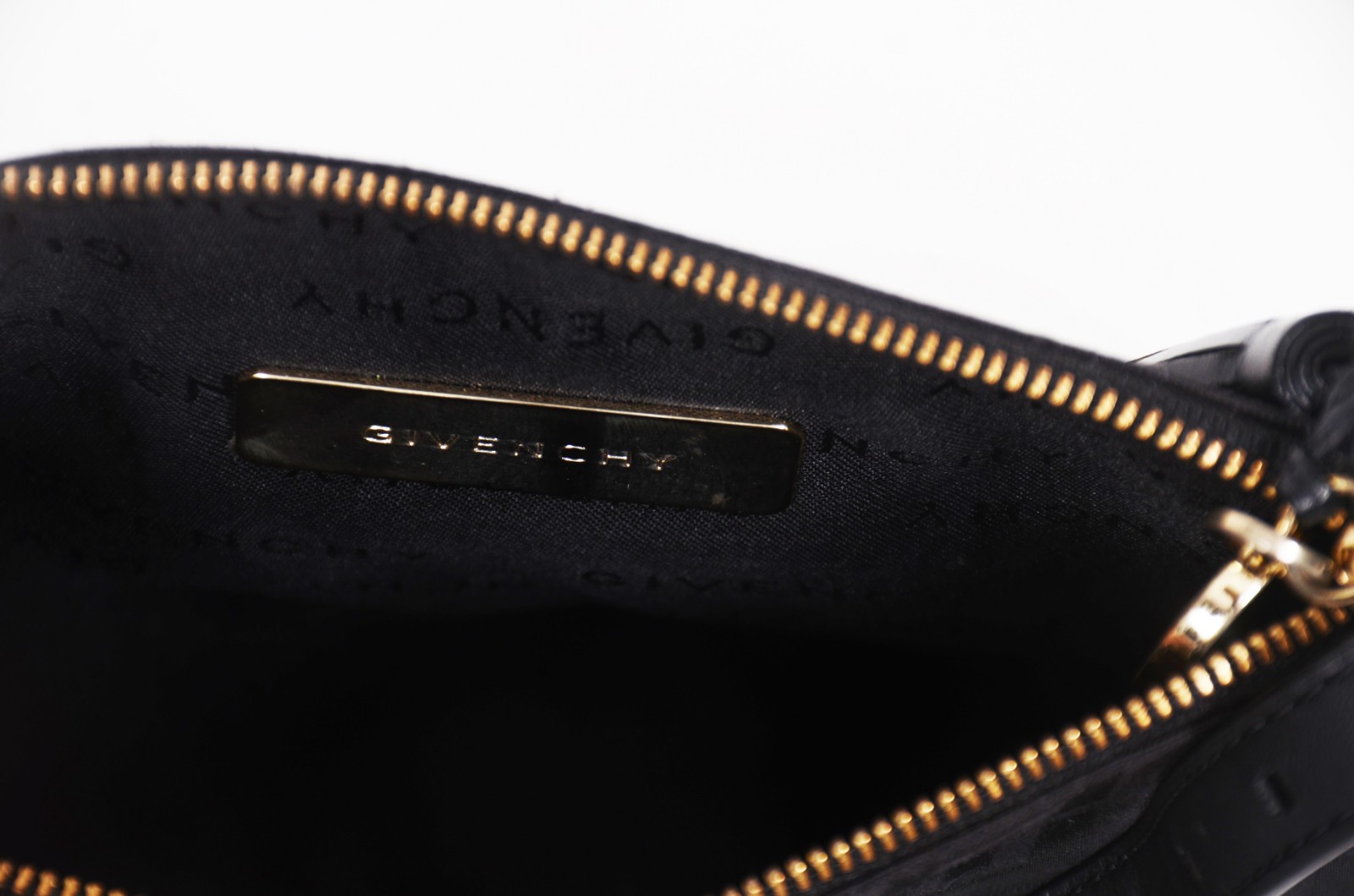 Bolsa feminina da grife francesa Givenchy. Nº YO1014. - foto 7 de 7