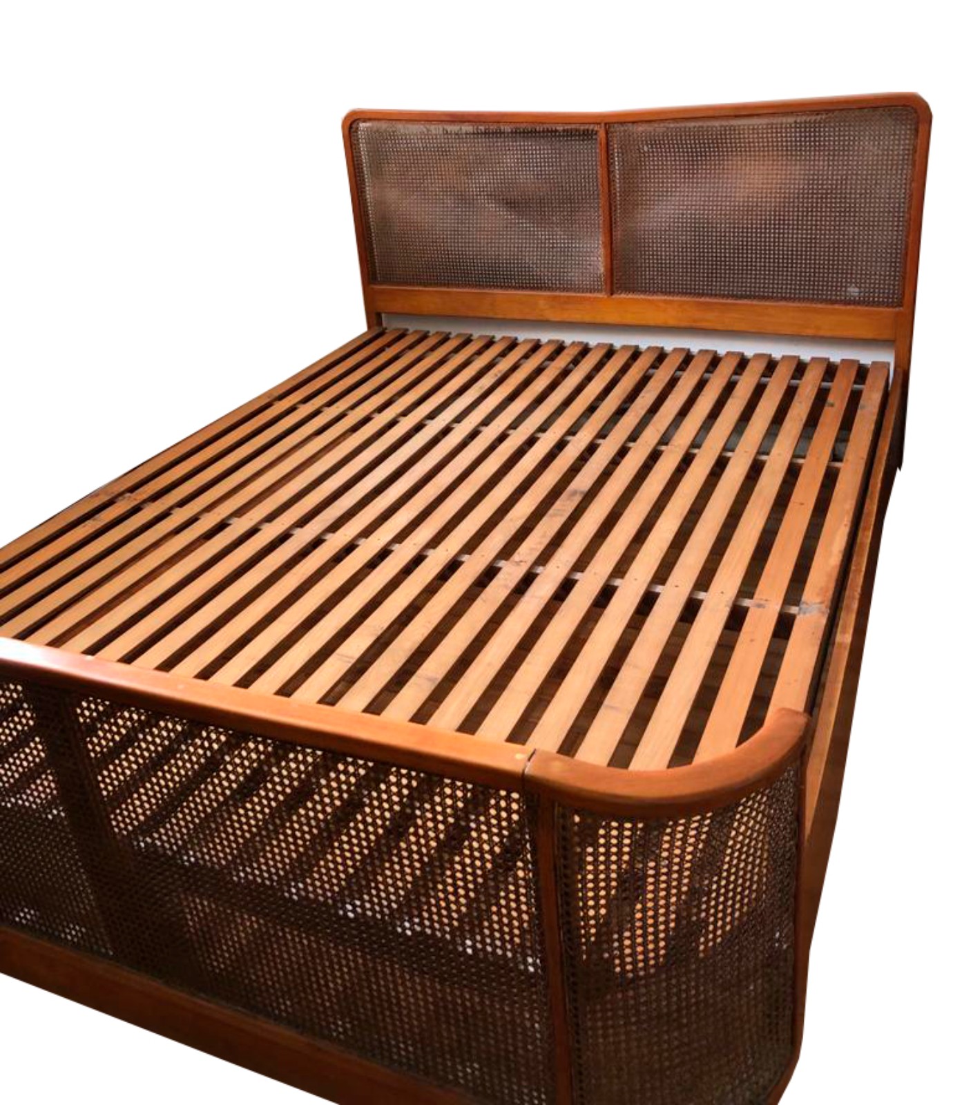 Conjunto para quarto, composto de cama de casal de madeira clara... - foto 11 de 11