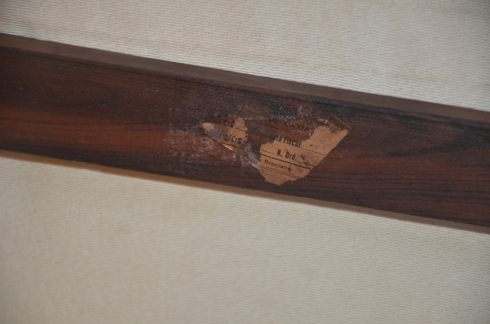 Mesa de jantar de madeira nobre, tábuas extensoras nas cabeceiras (93... - foto 11 de 11