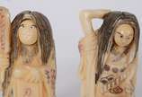NETSUKE,  - Dois netsukes de marfim, personagens do teatro Kabuki.
