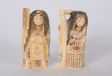 NETSUKE,  - Dois netsukes de marfim, personagens do teatro Kabuki.