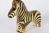 Abraham Palatnik (1928-2020),  - Escultura de resina de poliéster representando zebra.