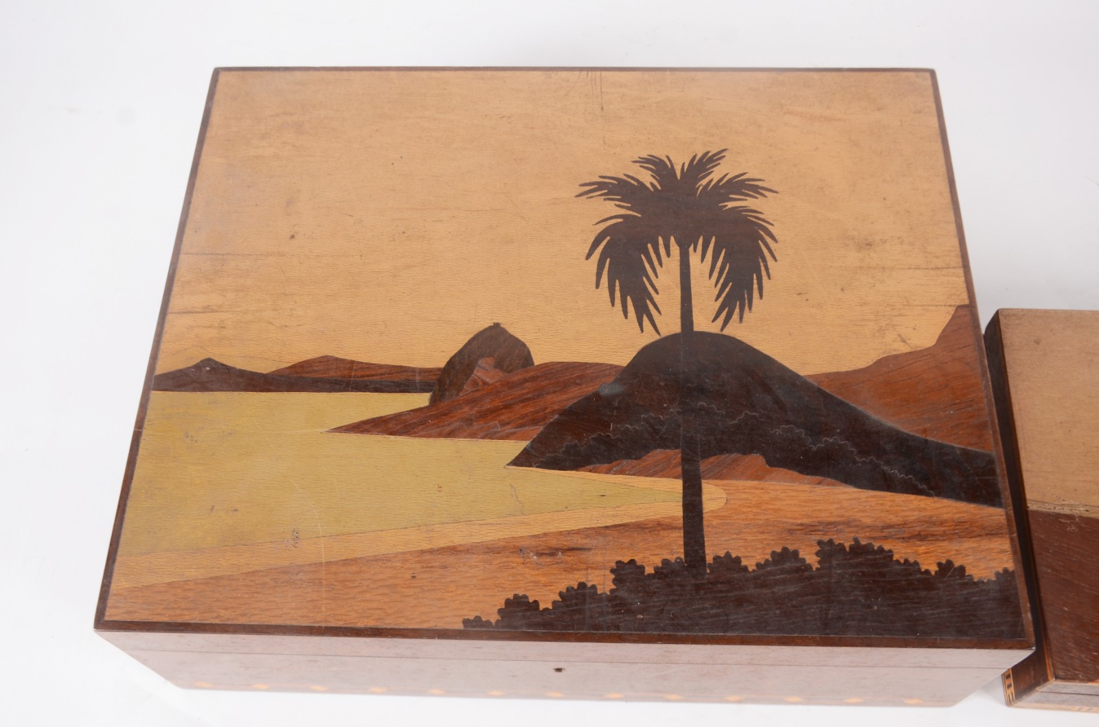 Duas caixas de madeira marchetada, tema com Rio de Janeiro e outro... - foto 5 de 6