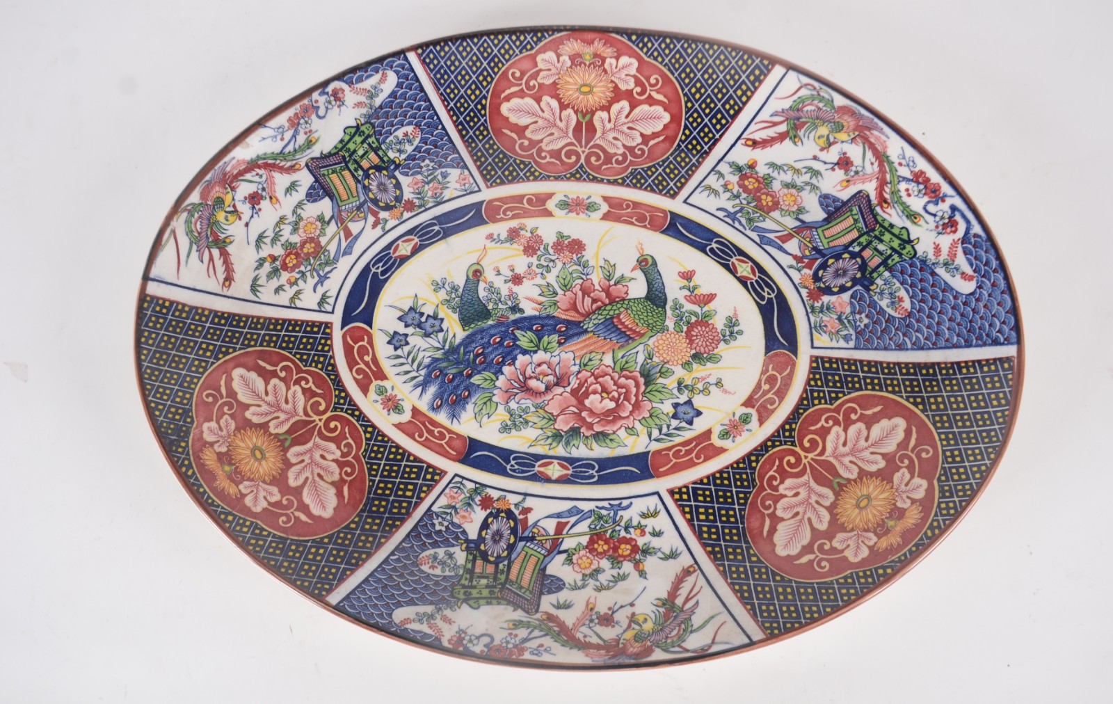 Travessa oval de faiança oriental decorada ao gosto Imari com figuras... - foto 3 de 8
