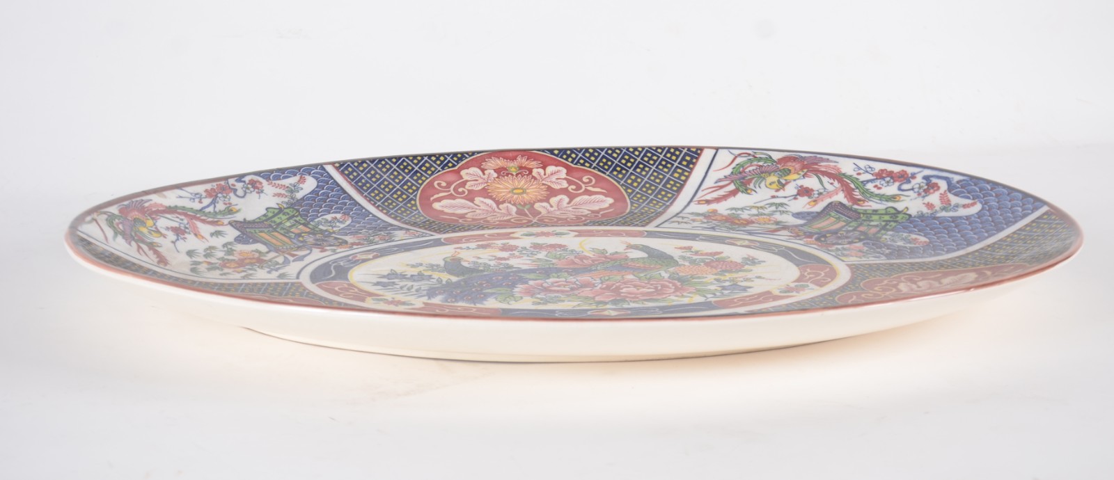 Travessa oval de faiança oriental decorada ao gosto Imari com figuras... - foto 4 de 8
