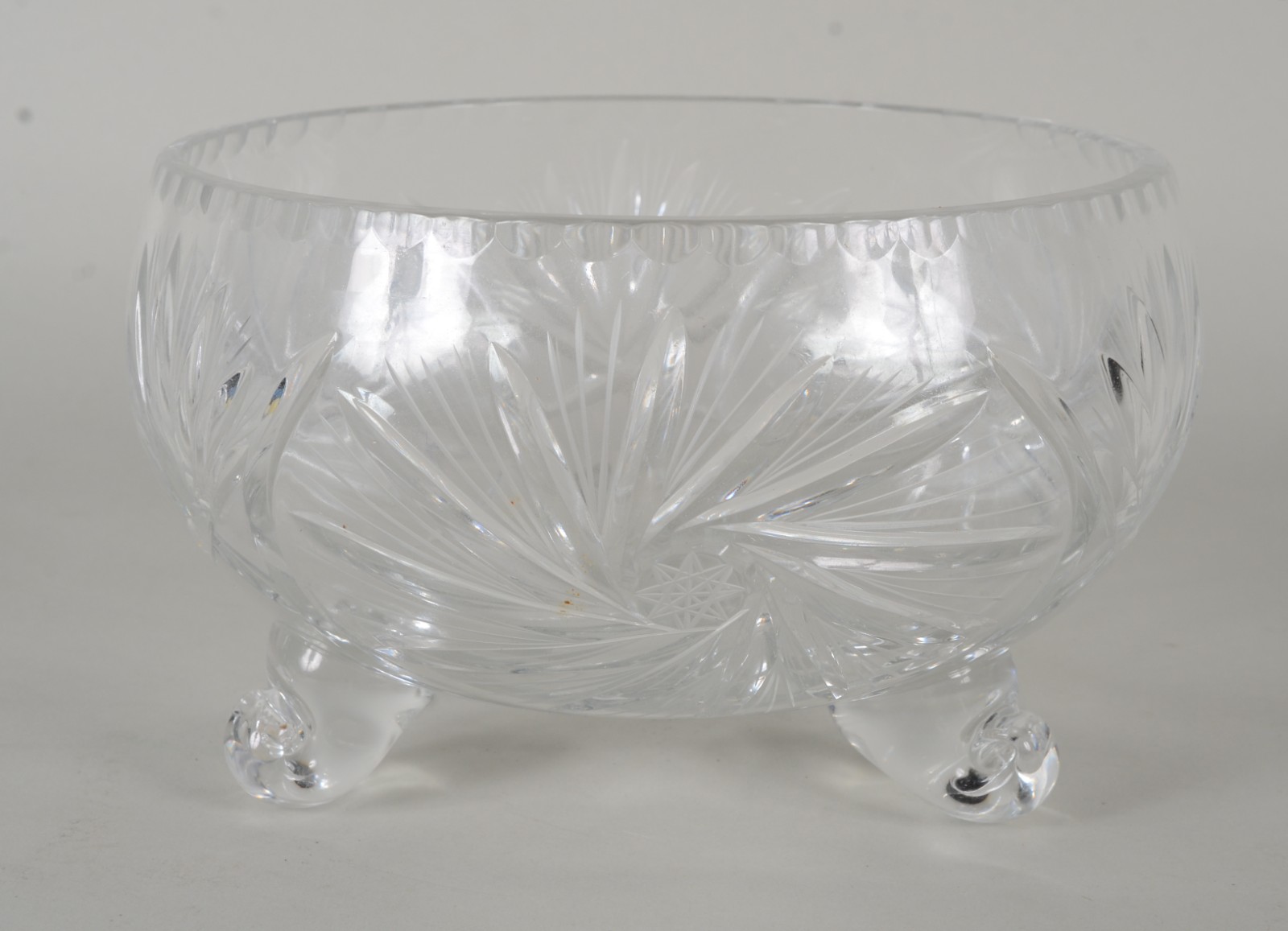 Fruteira de cristal tcheco lapidado. - foto 1 de 8